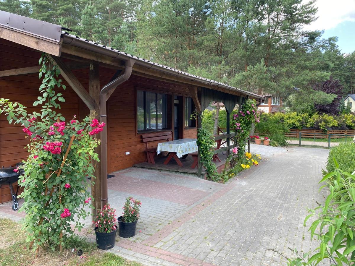 Domek Letniskowy Nad Jeziorem Wiejskim Lakie Ngoại thất bức ảnh