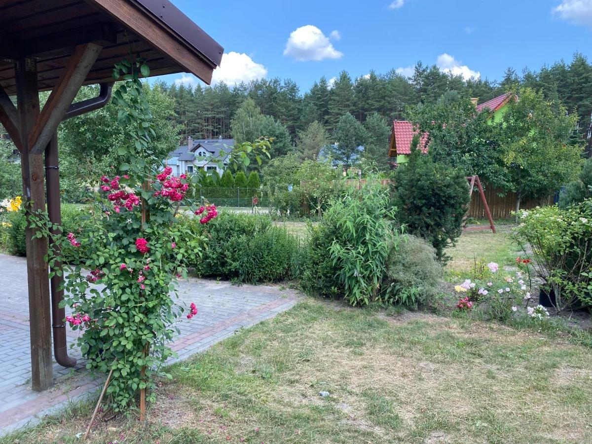 Domek Letniskowy Nad Jeziorem Wiejskim Lakie Ngoại thất bức ảnh