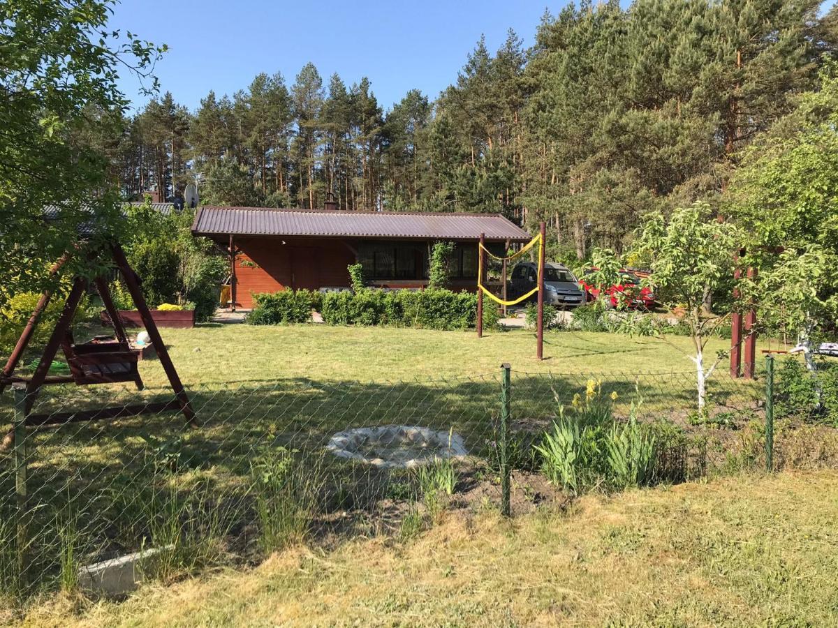 Domek Letniskowy Nad Jeziorem Wiejskim Lakie Ngoại thất bức ảnh